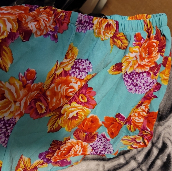 Ambience Apparel shorts blue with Flowers - Picture 1 of 7